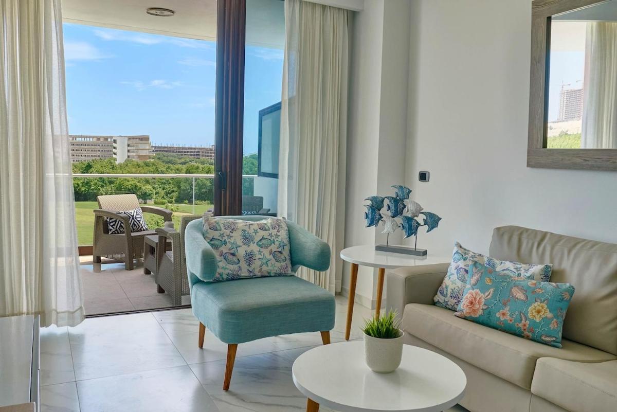 Luxury With Beach, Golf, Pool, Casino And