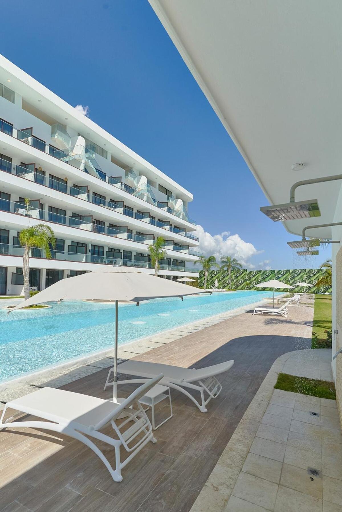 Luxury With Beach, Golf, Pool, Casino And