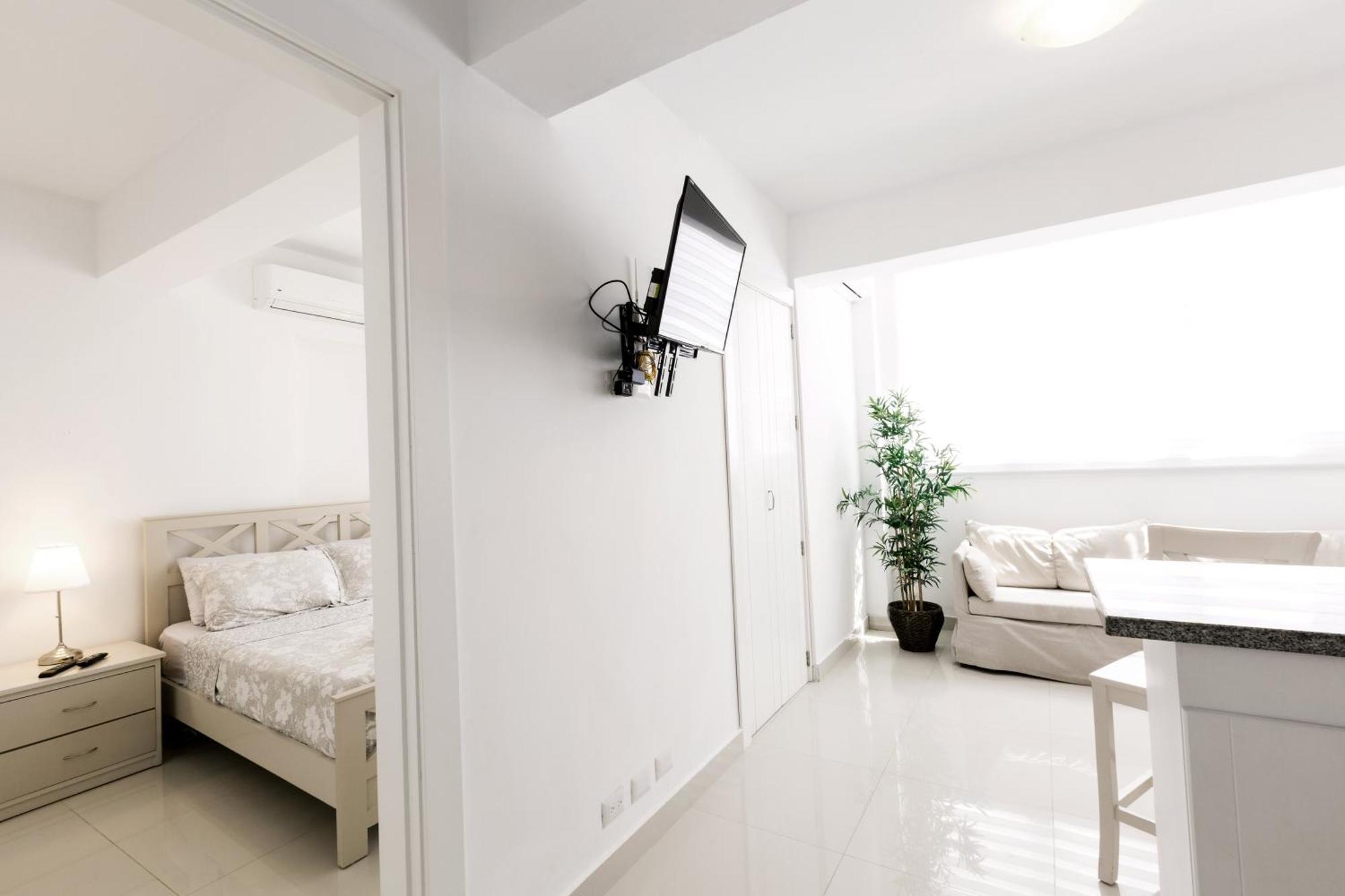 Serenara Studios And Suites - Los Corales Beach - Great Location With Many Restaurants * Punta Cana