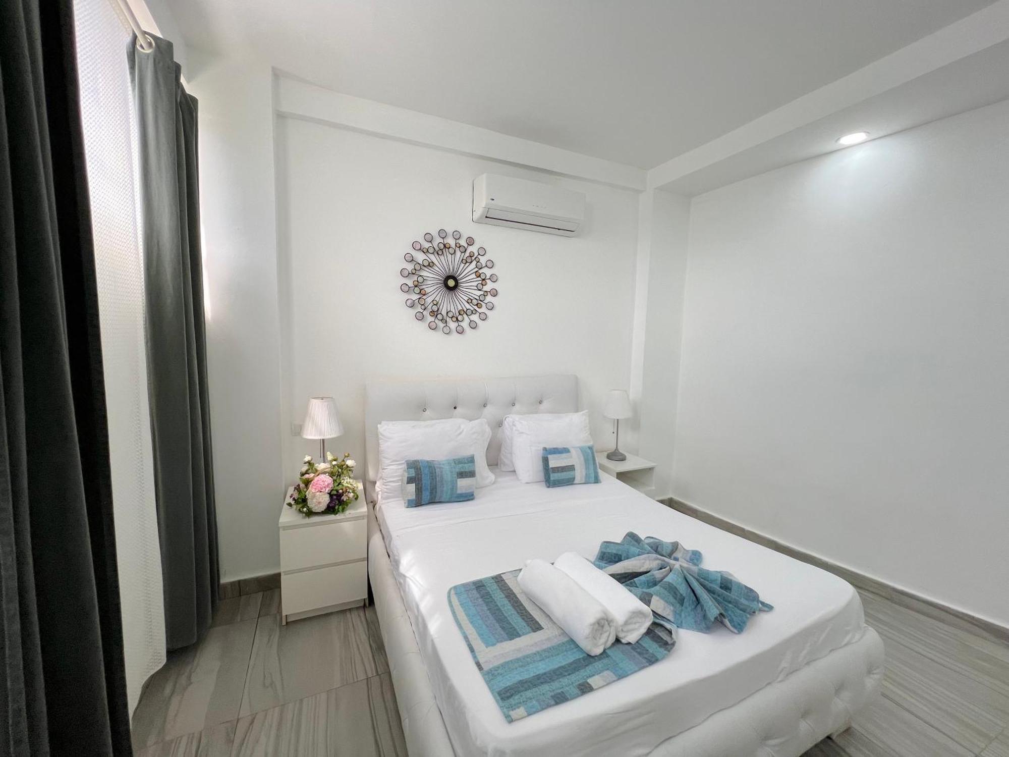 Caribbean Deluxe With Rooftop Pool And - Playa Corales Apartahotel