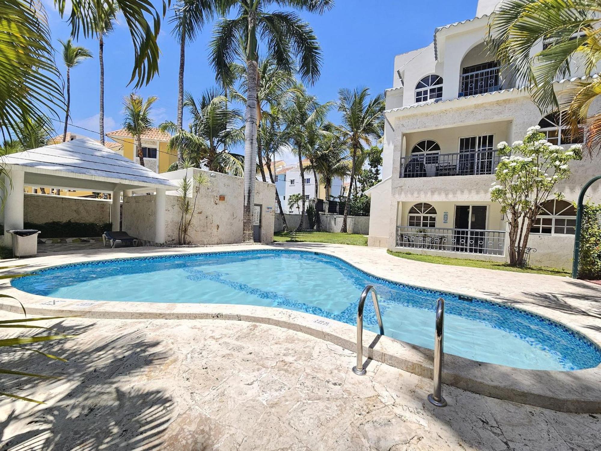 Private Pool View 2bdr In Corales Punta Cana