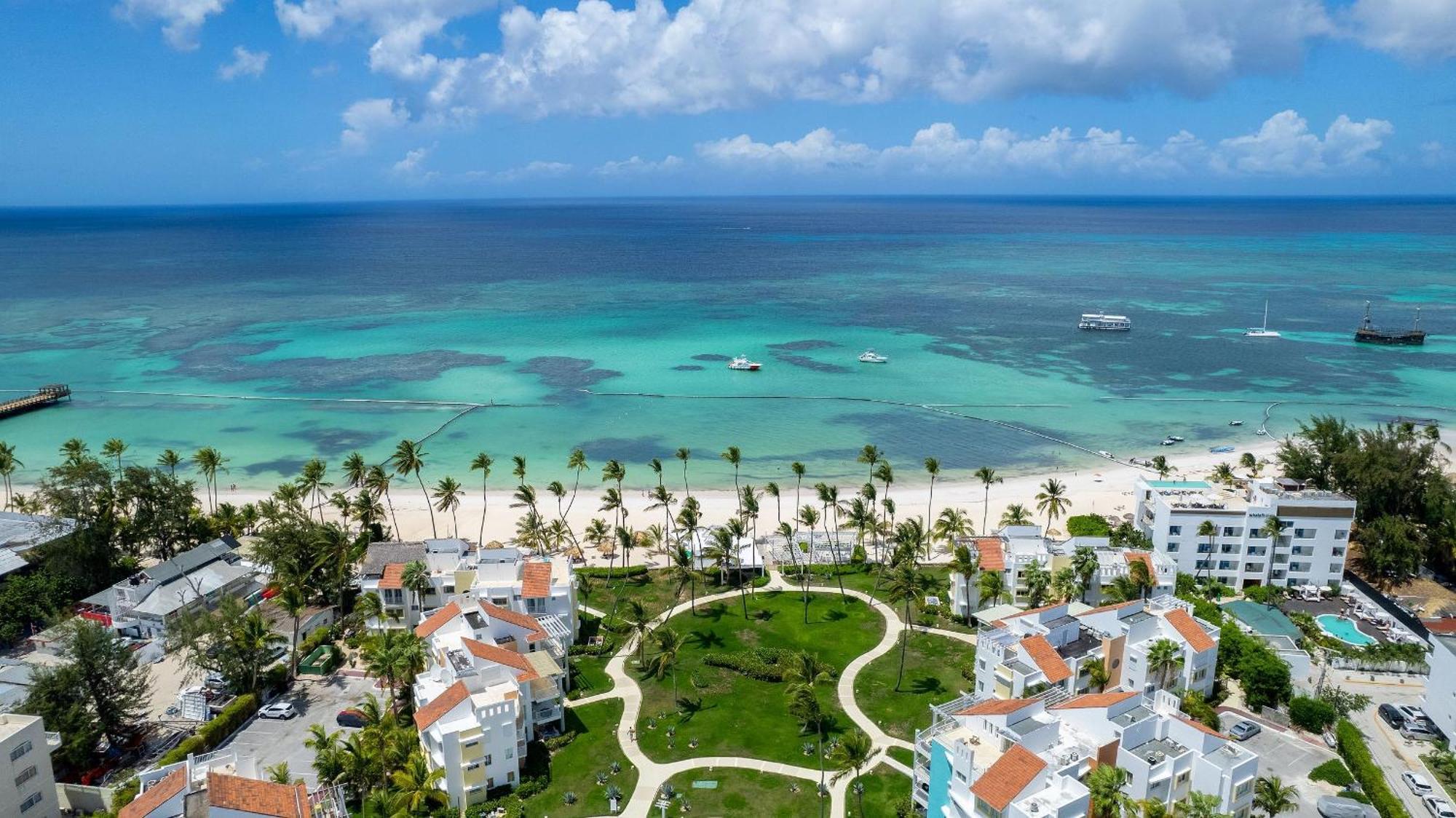 2bdr Access At Playa Turquesa Corales Pc *
