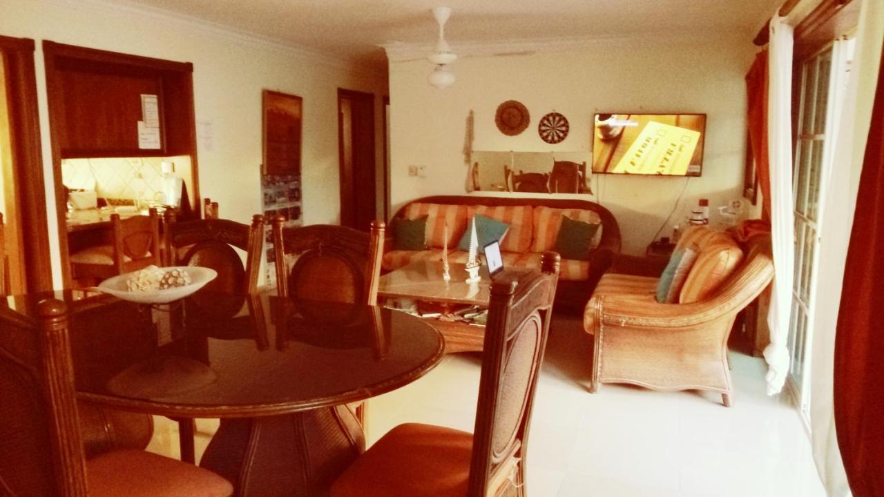 Bed and breakfast Larimar Beach