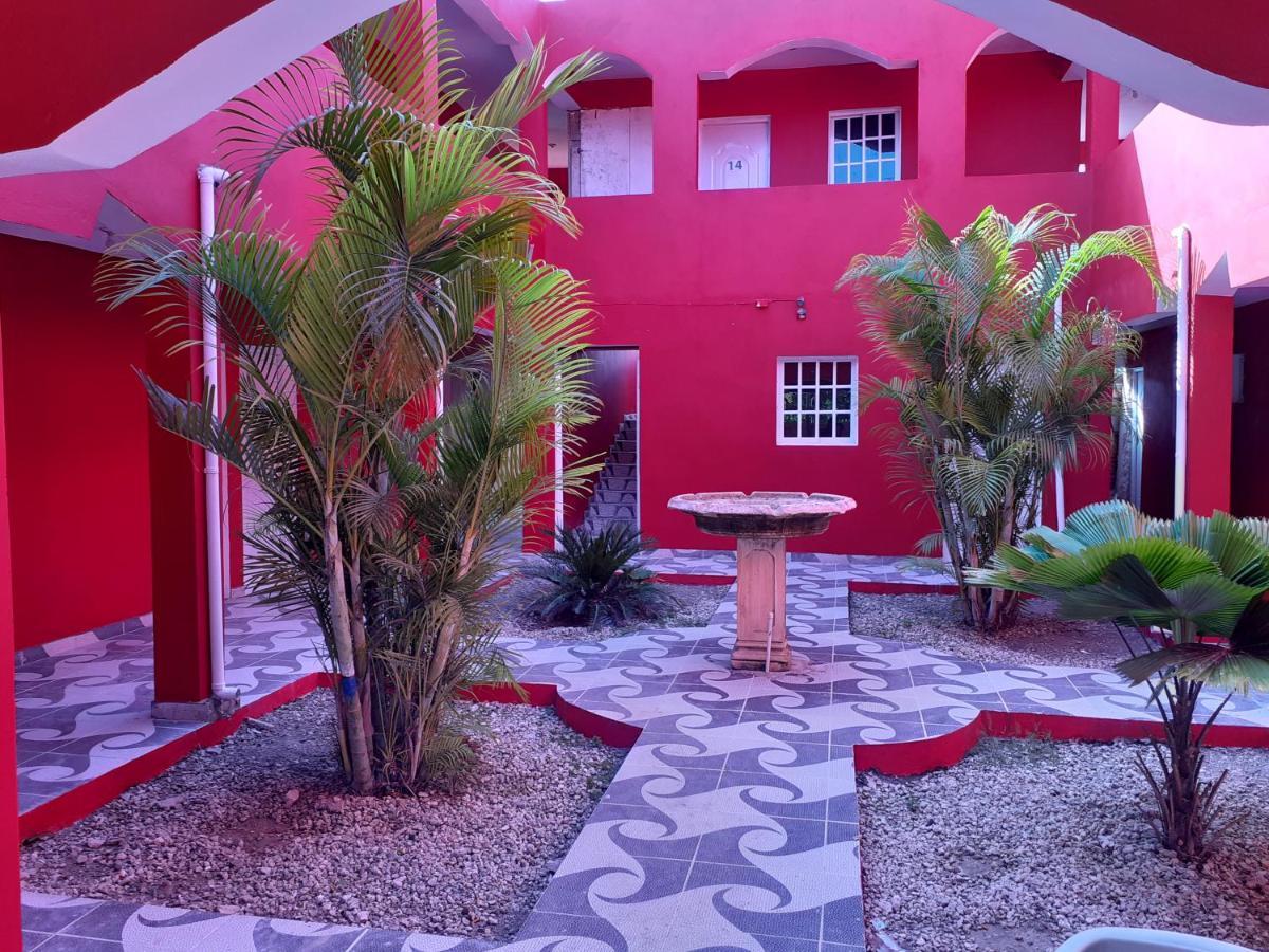 Hostal Punto4 *