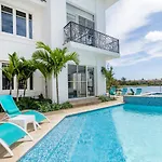 Amazing Private Villa With Chef And Maids