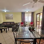 Tropicana Suites Deluxe Beach Club And Pool - Playa Los Corales