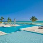 Chic 1 Bedroom Retreat In Cap Cana W- Private Beach