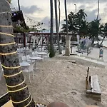 Paradise Penthouse Junior Beach & Pool