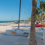 Primer Piso Con Piscina Y Cerca De La Playa