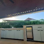 Elegante Villa Privada De 4 Dormitorios Con Piscina Y Jacuzzi
