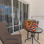 A Pocos Minutos De La Playa En Los Corales Coral Village B2B