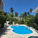 Las Buganvillas