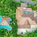Beautiful Villa With Pool, Gym & Maid