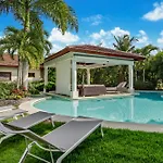 Beautiful Villa With Pool, Gym & Maid