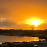 Sunset View, Walk To Pool, Hot Tub, Dining, Shops