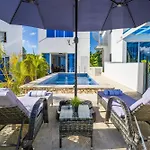 Relaxing 3-Bedroom Villa With Pool & Rooftop Jacuzzi In A Secluded Setting