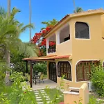 Tropical Villas Playa Los Corales