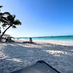 Beachfront Apartament - Private Beach Access