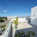 Luxury Penthouse With Panoramic Ocean View
