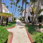 Beach Condo Hotel With Villas & Private Apartments Wifi Bbq Beach Club & Spa