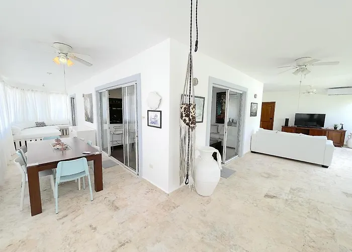 Beach Condo-Hotel With Villas & Private Apartments Wifi Bbq Beach Club & Spa