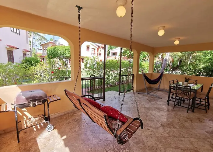 Tropicana Suites Deluxe Beach Club And Pool - Playa Los Corales