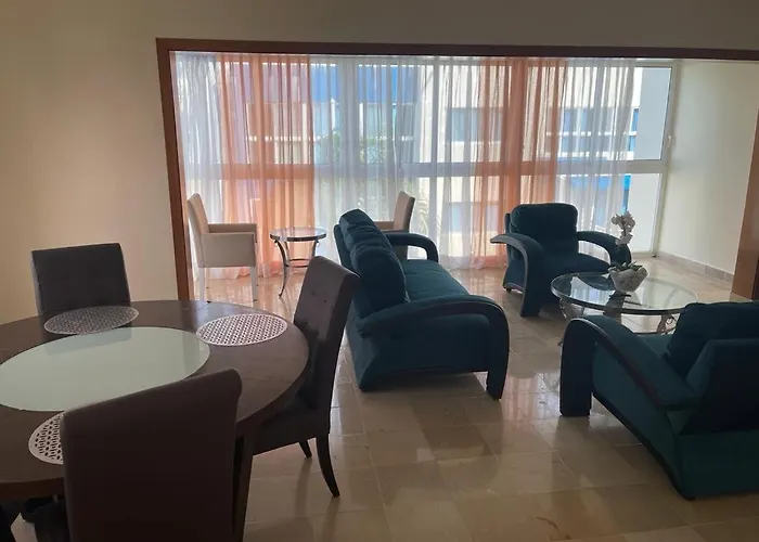 Paradise Penthouse Junior Beach & Pool