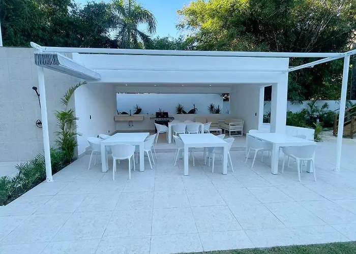 Tropical Deluxe 2 Bedroom Unit With Jacuzzi