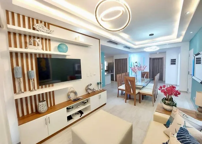 Luxury Gateaway Penthouse In Front Of Hard Rock