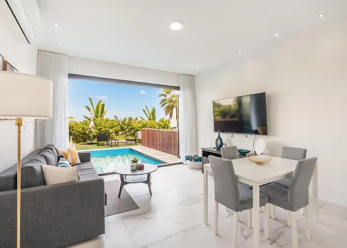 Apartment With 2Br And Private Pool In Capcana