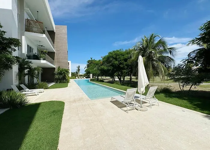 Peaceful Haven Overlooking The Golf Course