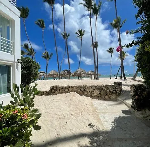 Blue Island Beachfront Apartment