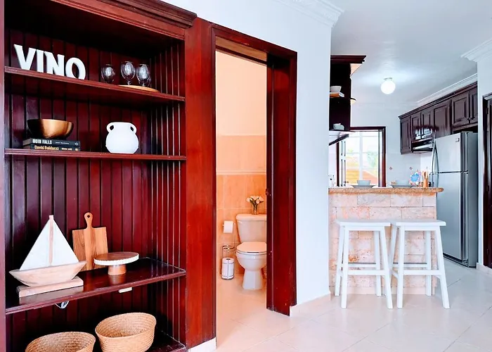 Rooftop, Pool View, Walk To Beach, Dining, Shops