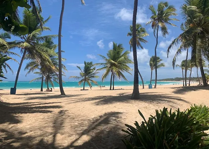 Tranquil 3 Bedroom Apartment - Pool & Private Beach Access