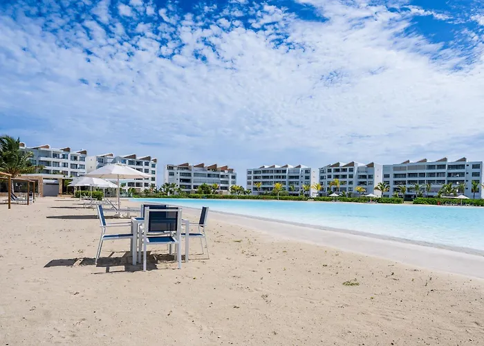 Beachfront Condo With Hot Tub