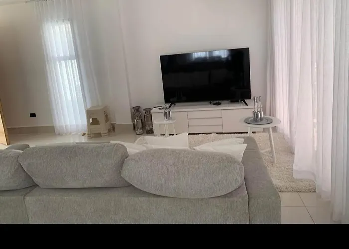 Villa Familiar Con Piscina En Vistacana