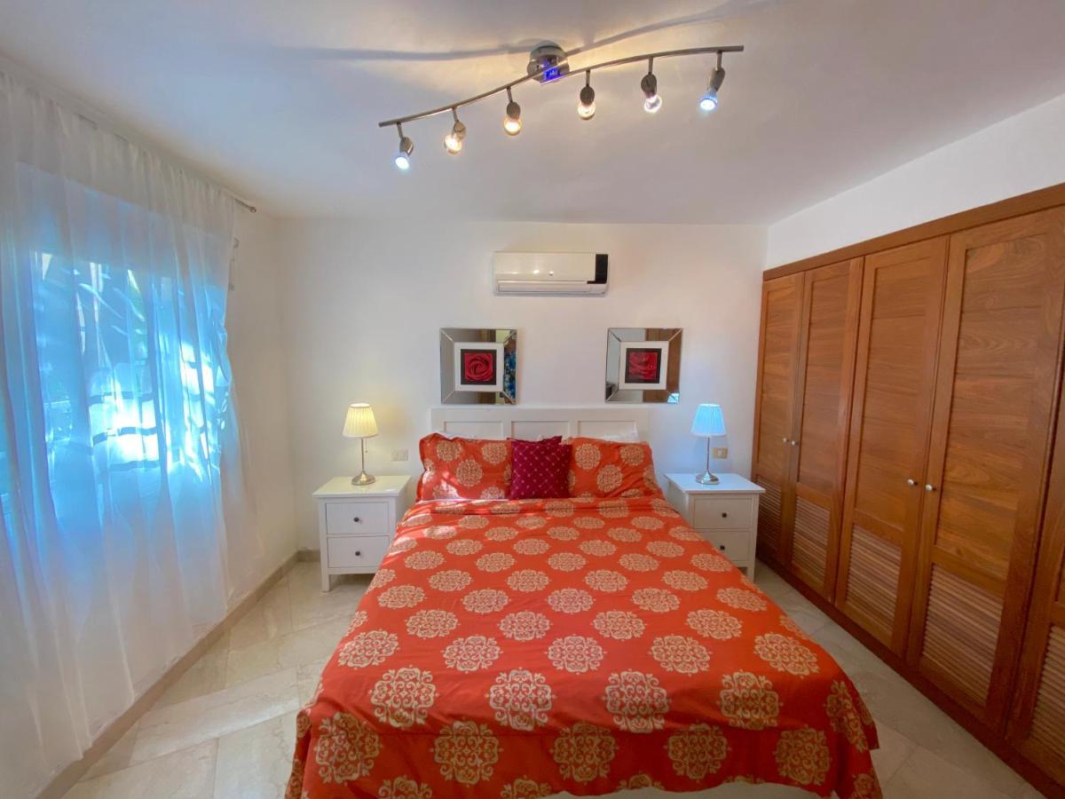 Deluxe Beach Front Playa Los Corales Apartamento Punta Cana