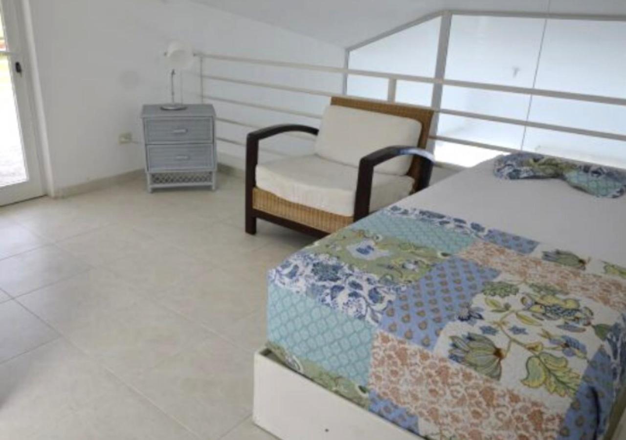 Vacacional Con Piscina Familias En