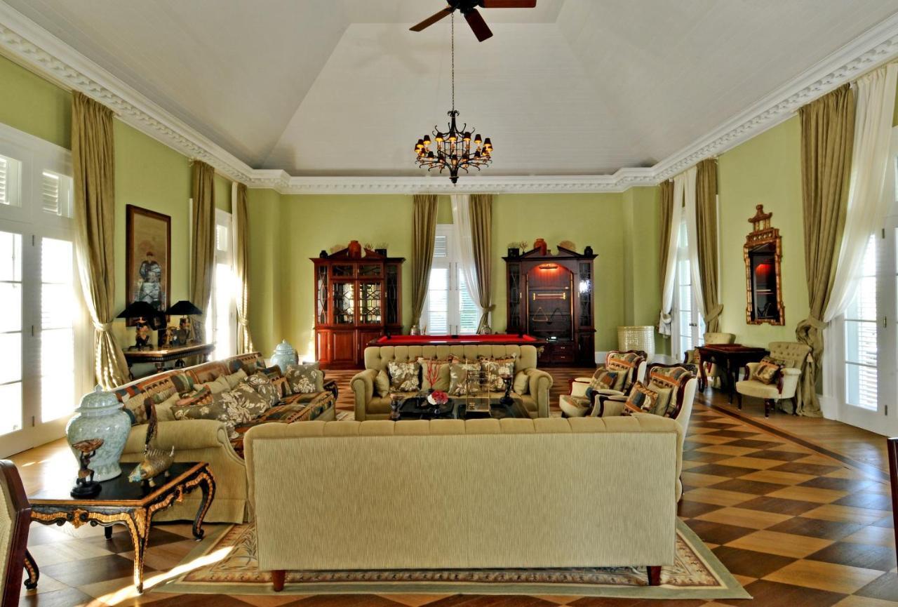 Luxury 9-bedroom Ocean And Golf Front Mansion With Full Service Staff In Exclusive Villa *