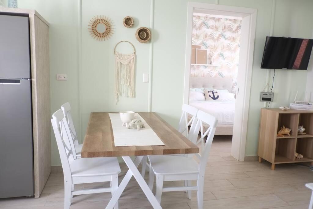 Coral Village Oasis Tropical Deluxe Condo-walk To The And Popular Attractions!!