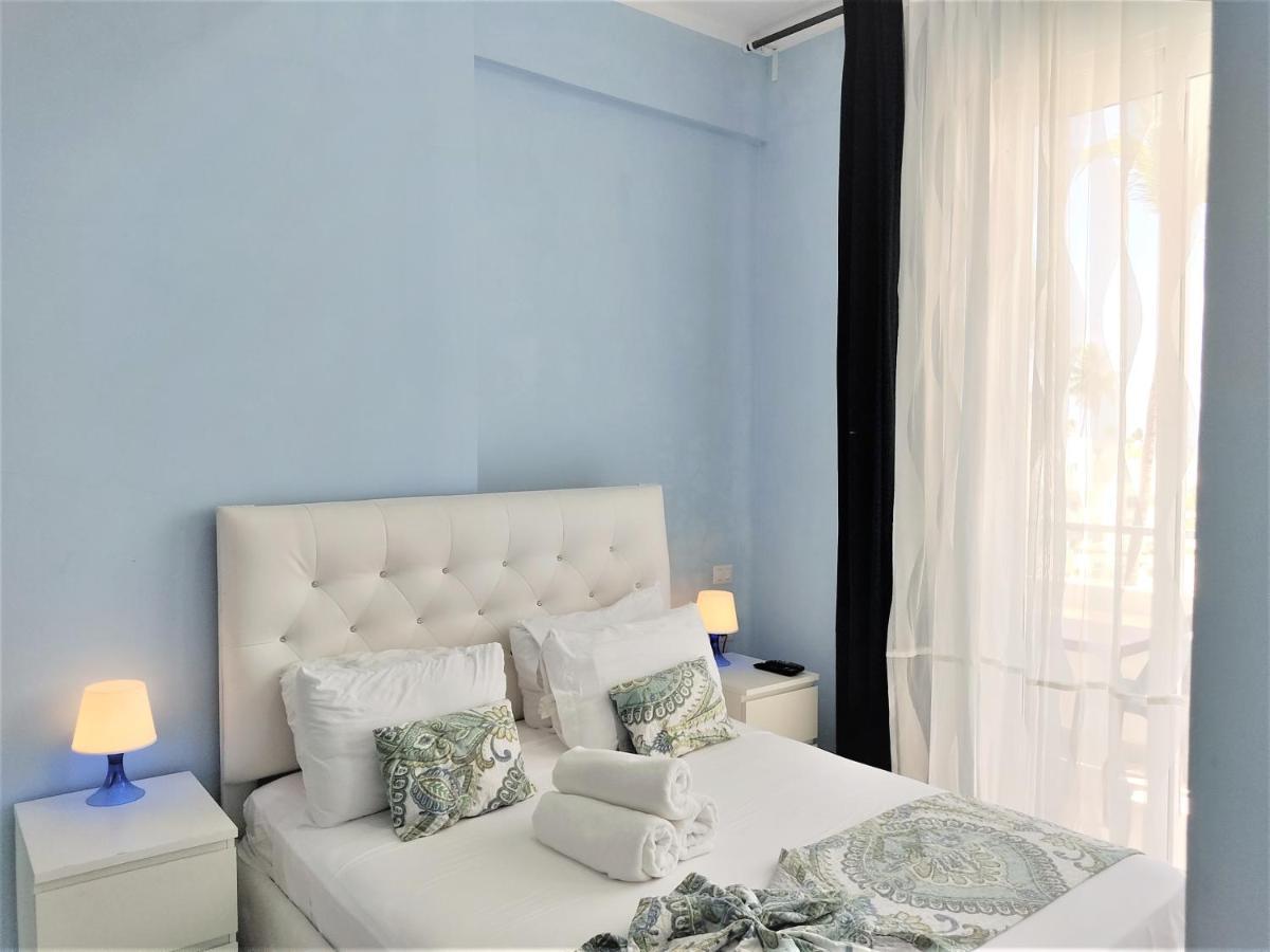 Superior Studio With Beach Access Apartahotel 4*