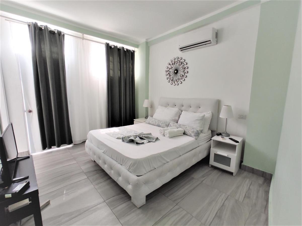Superior Studio With Beach Access Apartahotel 4*