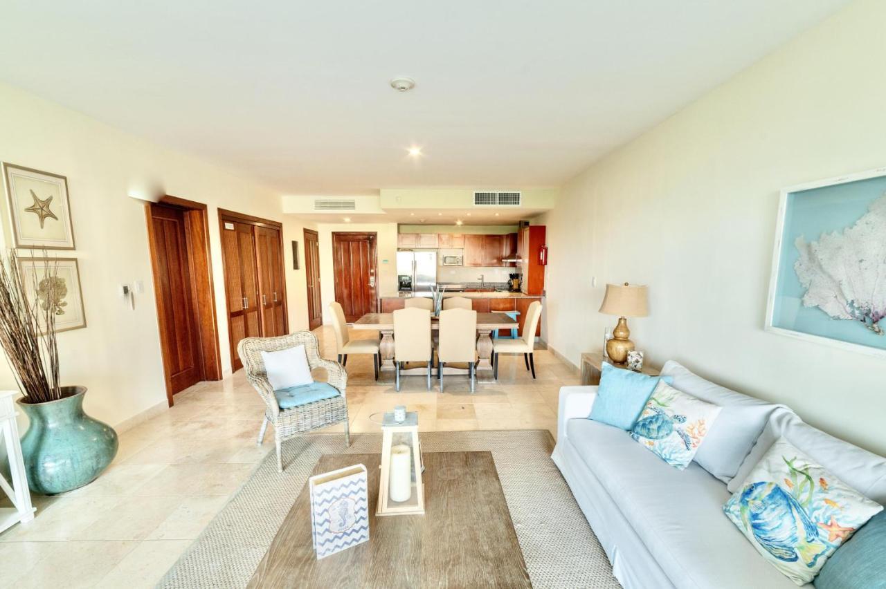 New! Beachfront Lux With Private Jacuzzi *