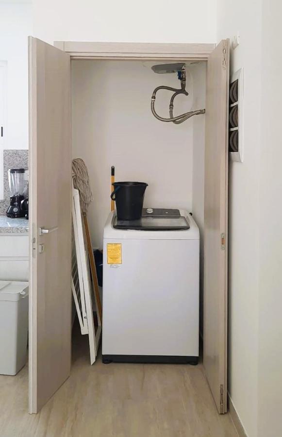 Deluxe Condo/1br-1bt/close To Beach/pool View *