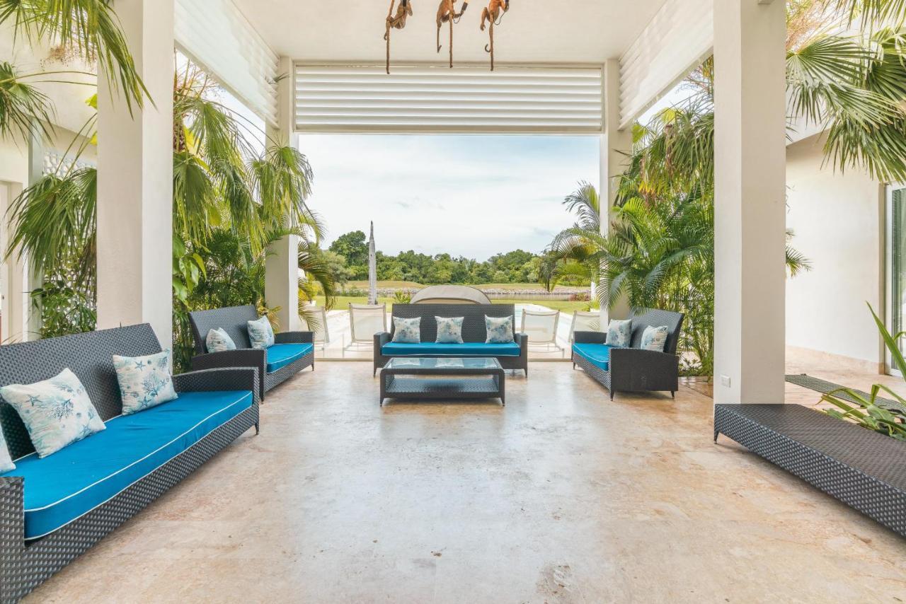 Villa Luxury Lakefront Vacation Paradise! Punta Cana