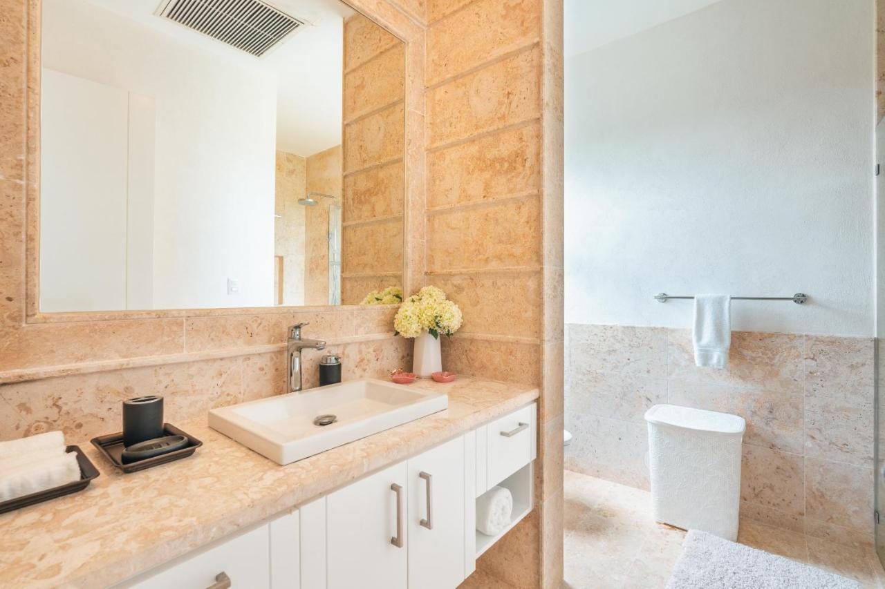 Luxury Lakefront Vacation Paradise! Villa Punta Cana