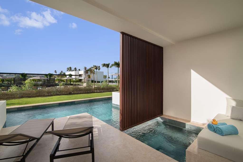 Hotel Live Aqua *