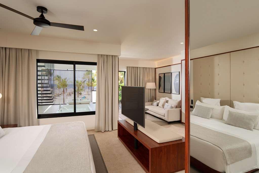 Live Aqua Hotel *