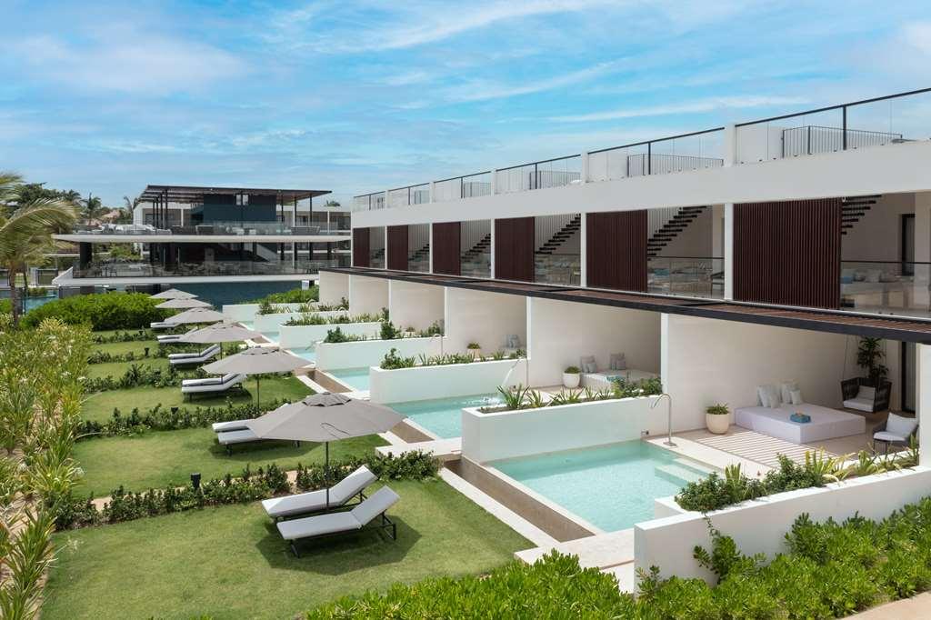 Live Aqua Hotel