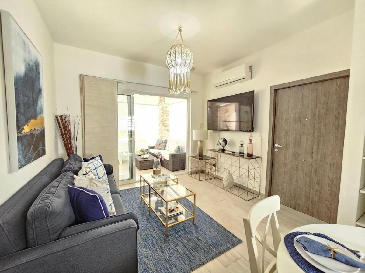 Awesome Location 1bdr In The Heart Of Corales Apartamento